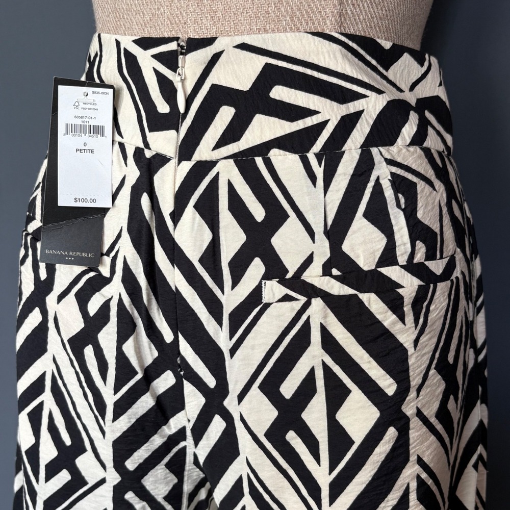 New w Tags Banana Republic Wide Leg Pants | Size 0 | Black Cream Geometric Print